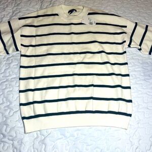 NWT Forever 21 Women’s Sweatshirt Size L